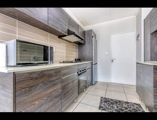 1 BEDROOM APARTMENT FOR SALE IN OLIVEDALE